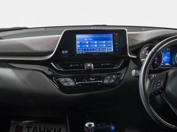 Toyota C-HR I с пробегом 2018 года, цена 1 850 000 рублей, 27773 км, внедорожник, Автокод Объявления