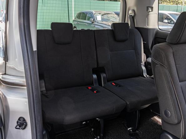 Toyota Esquire I с пробегом 2015 года, цена 2 240 000 рублей, 145707 км, минивэн, Автокод Объявления