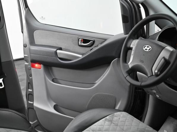 Hyundai H-1 II с пробегом 2012 года, цена 1 599 000 рублей, 157000 км, минивэн, Автокод Объявления