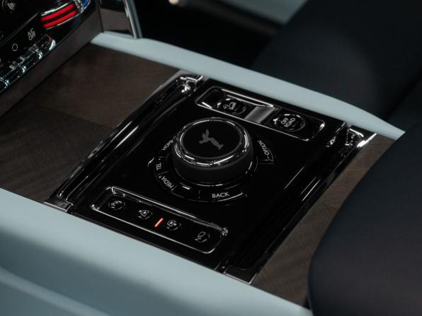 Rolls-Royce Cullinan I Рестайлинг с пробегом 2024 года, цена 57 292 000 рублей, 1876 км, внедорожник, Автокод Объявления