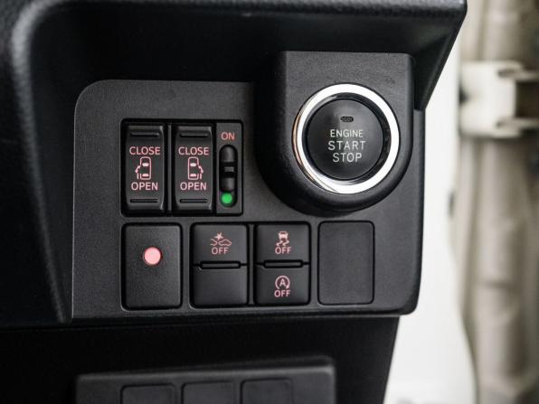 Toyota Tank I с пробегом 2017 года, цена 1 050 000 рублей, 117500 км, микровэн, Автокод Объявления
