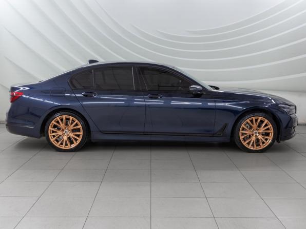 BMW 7 серии VI (G11/G12) с пробегом 2016 года, цена 3 098 000 рублей, 253653 км, седан, Автокод Объявления