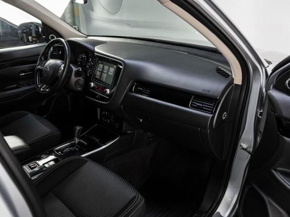 Mitsubishi Outlander III Рестайлинг 3 с пробегом 2022 года, цена 2 690 000 рублей, 121036 км, внедорожник, Автокод Объявления