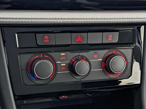 Jetta VS5 I Рестайлинг с пробегом 2024 года, цена 2 055 000 рублей, 3320 км, внедорожник, Автокод Объявления