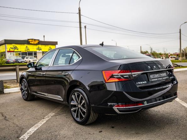 Skoda Superb III Рестайлинг с пробегом 2025 года, цена 3 358 000 рублей, 15 км, лифтбек, Автокод Объявления
