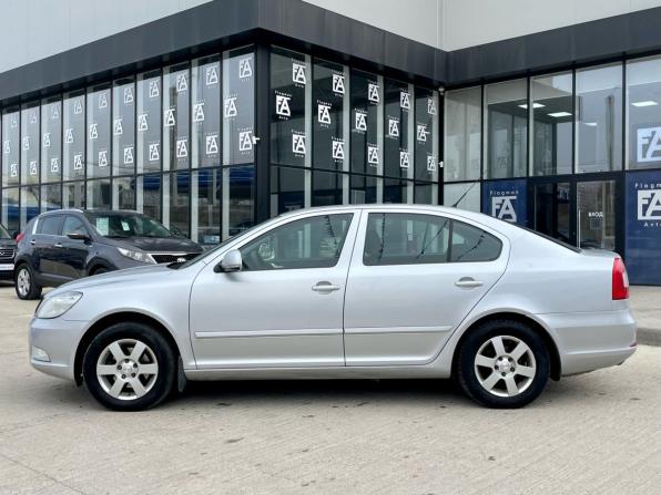 Skoda Octavia II (A5) Рестайлинг с пробегом 2013 года, цена 875 000 рублей, 176000 км, лифтбек, Автокод Объявления