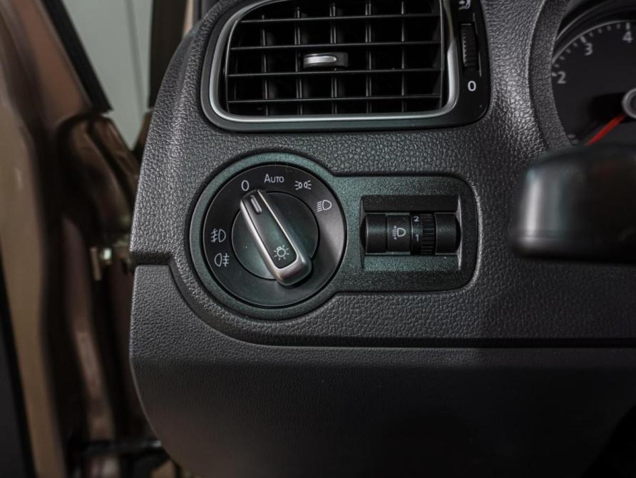 Volkswagen Polo V Рестайлинг Воронеж  - изображение 18