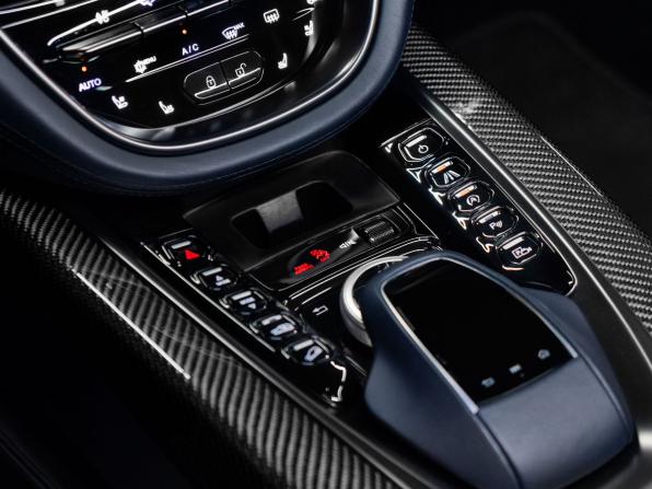 Aston Martin DBX I с пробегом 2021 года, цена 14 950 000 рублей, 17739 км, внедорожник, Автокод Объявления