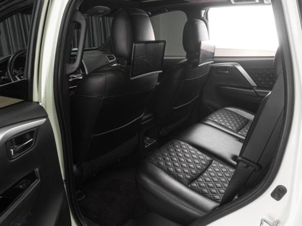 Mitsubishi Montero Sport III Рестайлинг с пробегом 2022 года, цена 4 249 000 рублей, 53972 км, внедорожник, Автокод Объявления