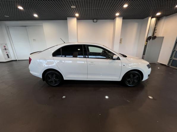 Skoda Rapid I с пробегом 2014 года, цена 495 000 рублей, 211030 км, лифтбек, Автокод Объявления