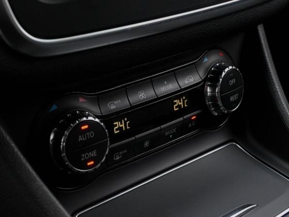Mercedes-Benz GLA I (X156) Рестайлинг с пробегом 2019 года, цена 2 450 000 рублей, 47180 км, внедорожник, Автокод Объявления