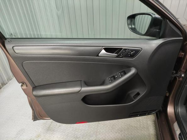 Volkswagen Jetta VI с пробегом 2014 года, цена 865 000 рублей, 239828 км, седан, Автокод Объявления