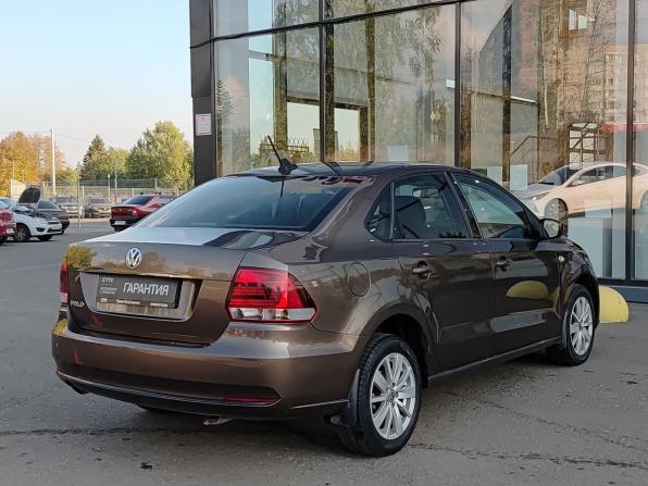 Volkswagen Polo V Рестайлинг с пробегом 2017 года, цена 930 000 рублей, 97452 км, седан, Автокод Объявления