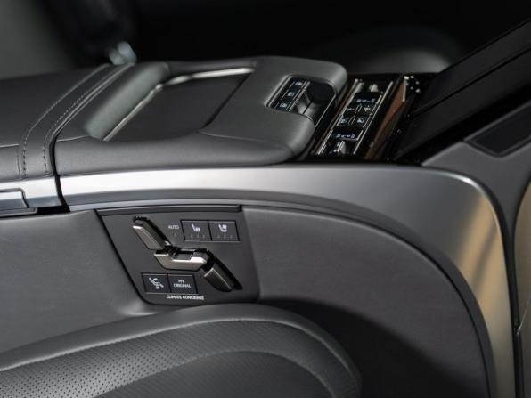 Новый Lexus LM II 2026 года, цена 19 390 000 рублей, минивэн, Автокод Объявления