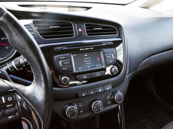 Kia Ceed II с пробегом 2014 года, цена 1 179 000 рублей, 181181 км, хэтчбек, Автокод Объявления