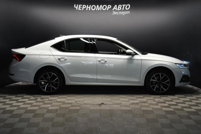 Skoda Octavia IV (A8) с пробегом 2021 года, цена 2 165 000 рублей, 60000 км, лифтбек, Автокод Объявления