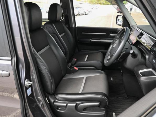 Honda Stepwgn V Рестайлинг с пробегом 2021 года, цена 2 679 000 рублей, 30903 км, минивэн, Автокод Объявления