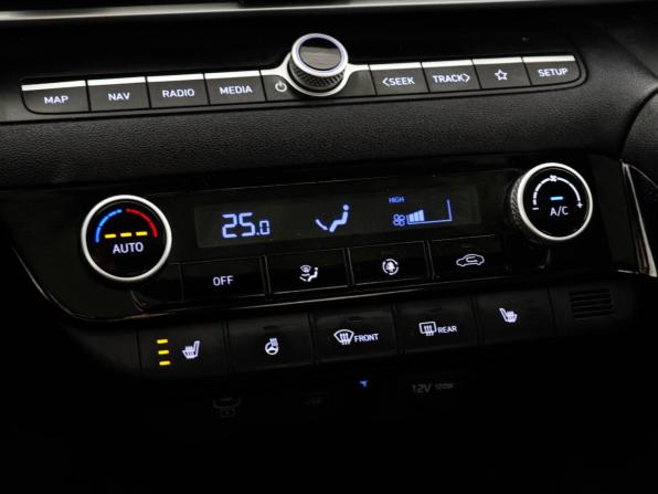 Hyundai Elantra VII (CN7) Рестайлинг с пробегом 2024 года, цена 2 090 000 рублей, 64000 км, седан, Автокод Объявления