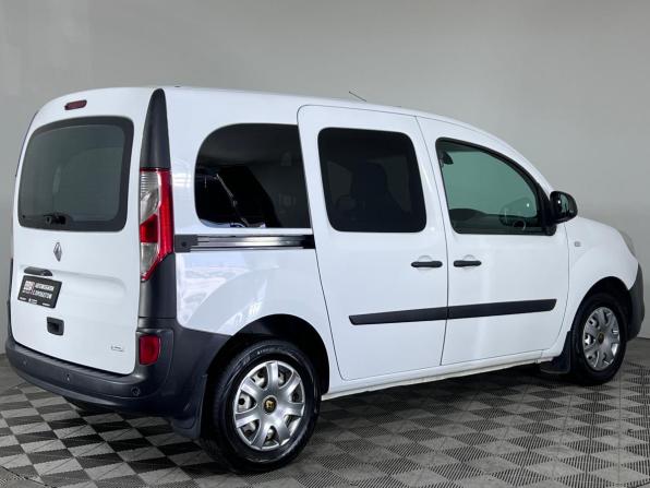 Renault Kangoo II Рестайлинг с пробегом 2017 года, цена 1 064 000 рублей, 176378 км, минивэн, Автокод Объявления