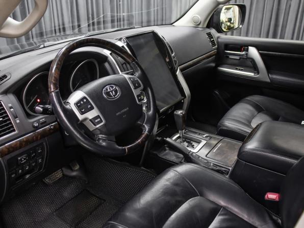 Toyota Land Cruiser 200 Series Рестайлинг 1 с пробегом 2012 года, цена 3 598 000 рублей, 260988 км, внедорожник, Автокод Объявления