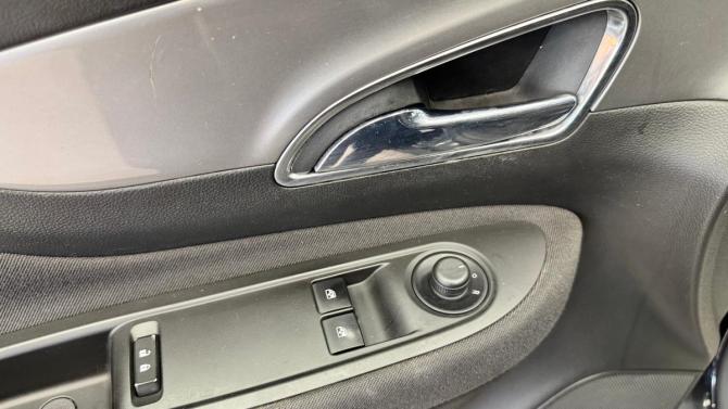 Opel Mokka I с пробегом 2014 года, цена 950 000 рублей, 143718 км, внедорожник, Автокод Объявления