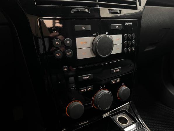 Opel Astra H Рестайлинг с пробегом 2010 года, цена 699 000 рублей, 198640 км, хэтчбек, Автокод Объявления