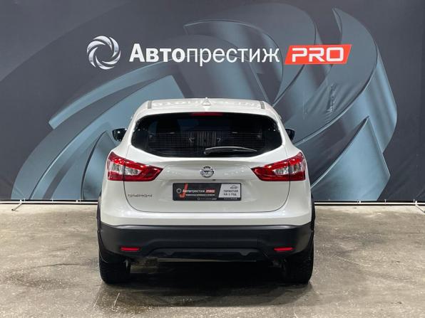 Nissan Qashqai II с пробегом 2017 года, цена 1 850 000 рублей, 104894 км, внедорожник, Автокод Объявления