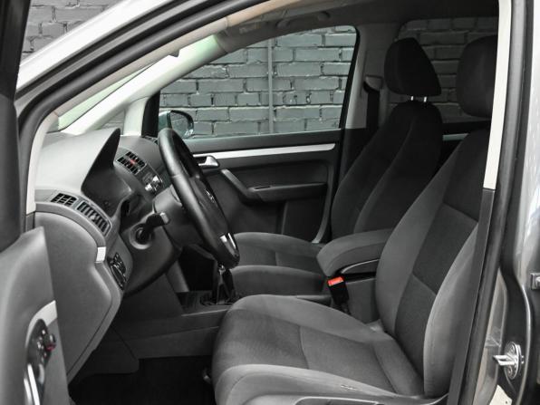 Volkswagen Touran I Рестайлинг 2 с пробегом 2010 года, цена 800 000 рублей, 190595 км, компактвэн, Автокод Объявления
