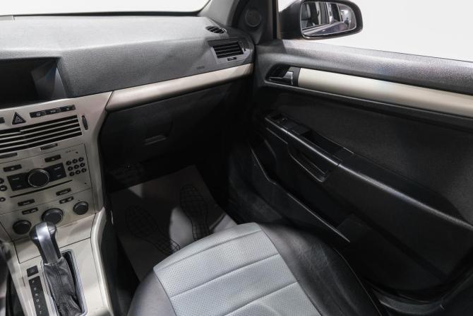 Opel Astra H Рестайлинг с пробегом 2008 года, цена 449 000 рублей, 384000 км, седан, Автокод Объявления