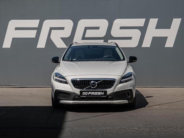 Volvo V40 Cross Country I Рестайлинг с пробегом 2018 года, цена 1 875 000 рублей, 39284 км, хэтчбек, Автокод Объявления