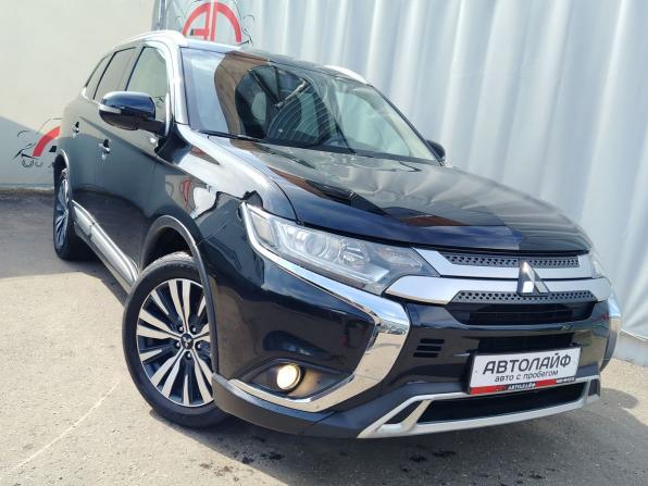 Mitsubishi Outlander III Рестайлинг 3 с пробегом 2020 года, цена 1 799 000 рублей, 136256 км, внедорожник, Автокод Объявления