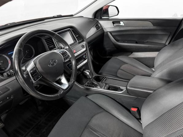 Hyundai Sonata VII (LF) Рестайлинг с пробегом 2018 года, цена 1 470 000 рублей, 183000 км, седан, Автокод Объявления