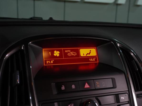 Opel Astra J Рестайлинг с пробегом 2013 года, цена 929 000 рублей, 163298 км, седан, Автокод Объявления
