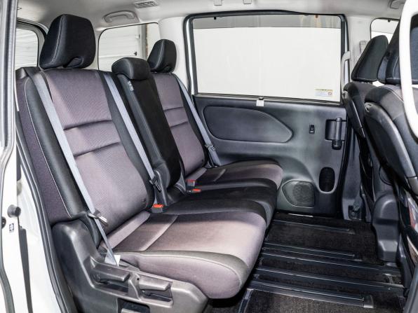 Nissan Serena V (C27) с пробегом 2018 года, цена 2 100 000 рублей, 76600 км, минивэн, Автокод Объявления