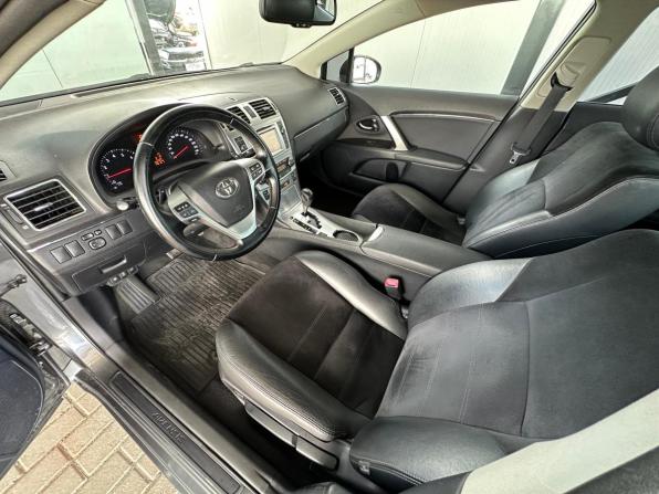 Toyota Avensis III Рестайлинг с пробегом 2012 года, цена 1 250 000 рублей, 180625 км, седан, Автокод Объявления