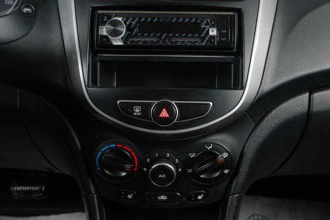 Hyundai Solaris I с пробегом 2014 года, цена 969 000 рублей, 142855 км, седан, Автокод Объявления