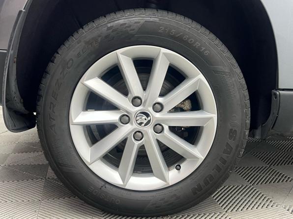 Skoda Yeti I Рестайлинг с пробегом 2015 года, цена 1 149 000 рублей, 216000 км, внедорожник, Автокод Объявления