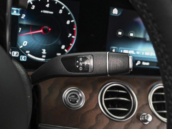 Mercedes-Benz E-Класс V (W213 S213 C238) Рестайлинг с пробегом 2021 года, цена 4 222 111 рублей, 102699 км, седан, Автокод Объявления