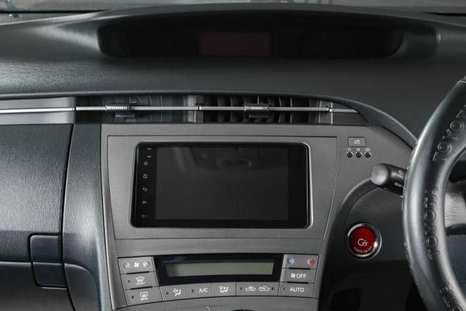 Toyota Prius III Рестайлинг (XW30) с пробегом 2013 года, цена 1 279 000 рублей, 300000 км, лифтбек, Автокод Объявления