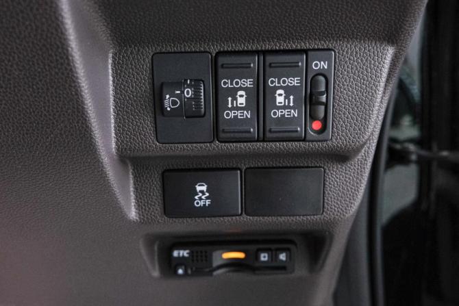 Honda Freed II с пробегом 2017 года, цена 1 499 000 рублей, 71000 км, компактвэн, Автокод Объявления