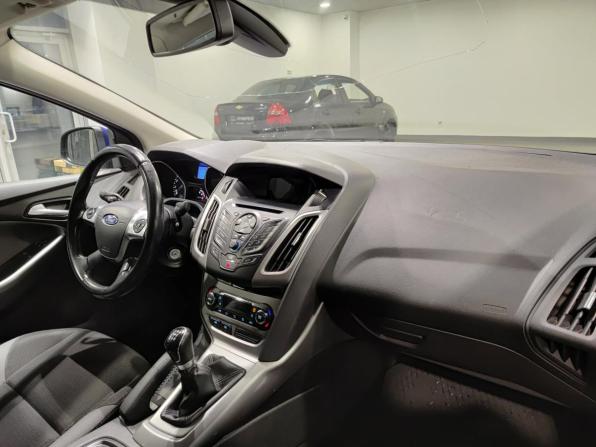 Ford Focus III с пробегом 2015 года, цена 850 000 рублей, 158461 км, седан, Автокод Объявления