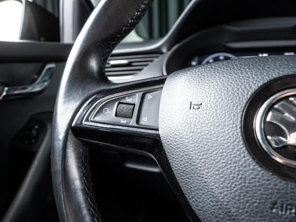 Skoda Octavia III (A7) Рестайлинг с пробегом 2019 года, цена 1 925 000 рублей, 168545 км, лифтбек, Автокод Объявления