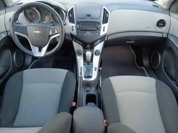 Chevrolet Cruze I Рестайлинг с пробегом 2013 года, цена 650 000 рублей, 175495 км, хэтчбек, Автокод Объявления