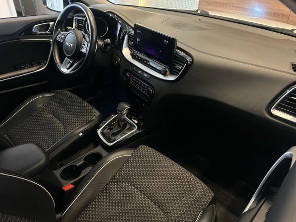 Kia Ceed III Рестайлинг с пробегом 2021 года, цена 2 349 000 рублей, 64700 км, универсал, Автокод Объявления