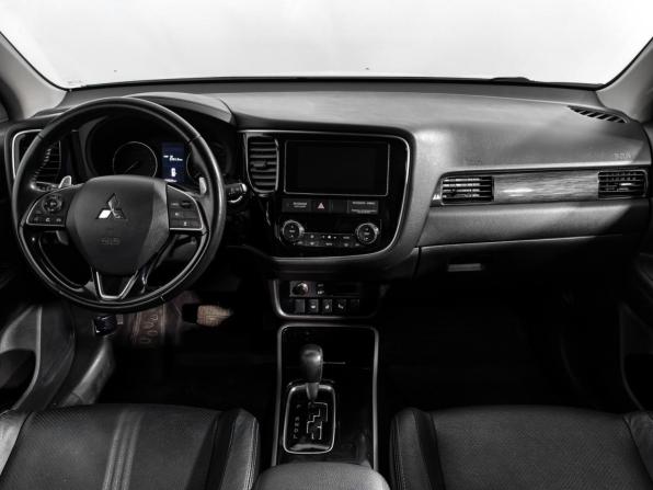 Mitsubishi Outlander III Рестайлинг 2 с пробегом 2017 года, цена 2 100 000 рублей, 165522 км, внедорожник, Автокод Объявления
