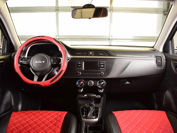 Kia Rio IV Рестайлинг с пробегом 2022 года, цена 1 815 995 рублей, 41283 км, хэтчбек, Автокод Объявления