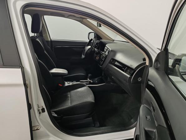 Mitsubishi Outlander III Рестайлинг 3 с пробегом 2019 года, цена 1 999 000 рублей, 135978 км, внедорожник, Автокод Объявления