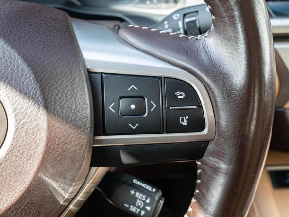 Lexus ES VI Рестайлинг с пробегом 2015 года, цена 2 440 000 рублей, 114492 км, седан, Автокод Объявления