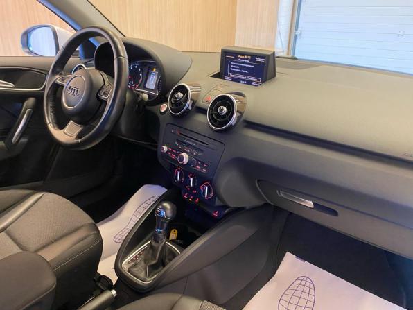 Audi A1 I (8X) с пробегом 2013 года, цена 858 000 рублей, 166000 км, хэтчбек, Автокод Объявления