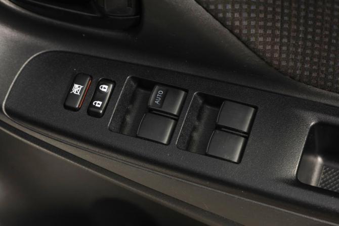 Toyota Vitz III (XP130) Рестайлинг 2 с пробегом 2018 года, цена 1 199 000 рублей, 93000 км, хэтчбек, Автокод Объявления